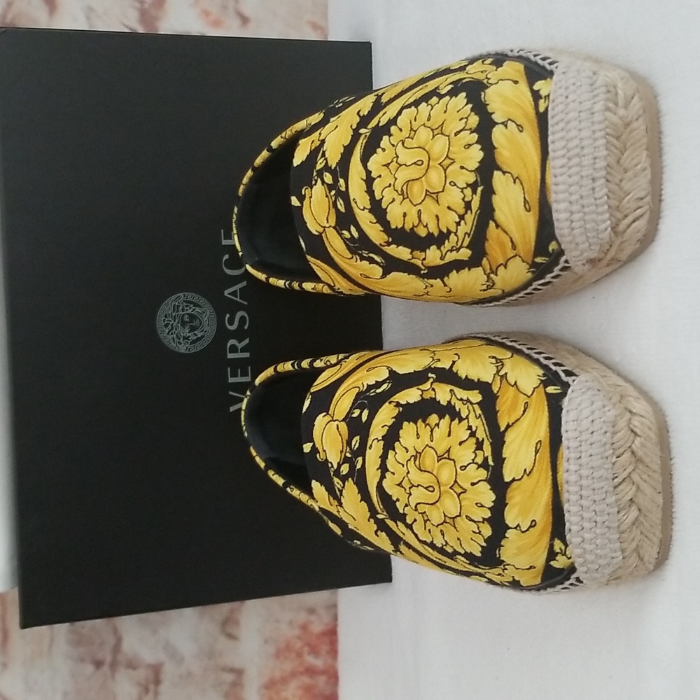 New Versace Barocco-Print Canvas Espadrilles - Picture 2 of 10